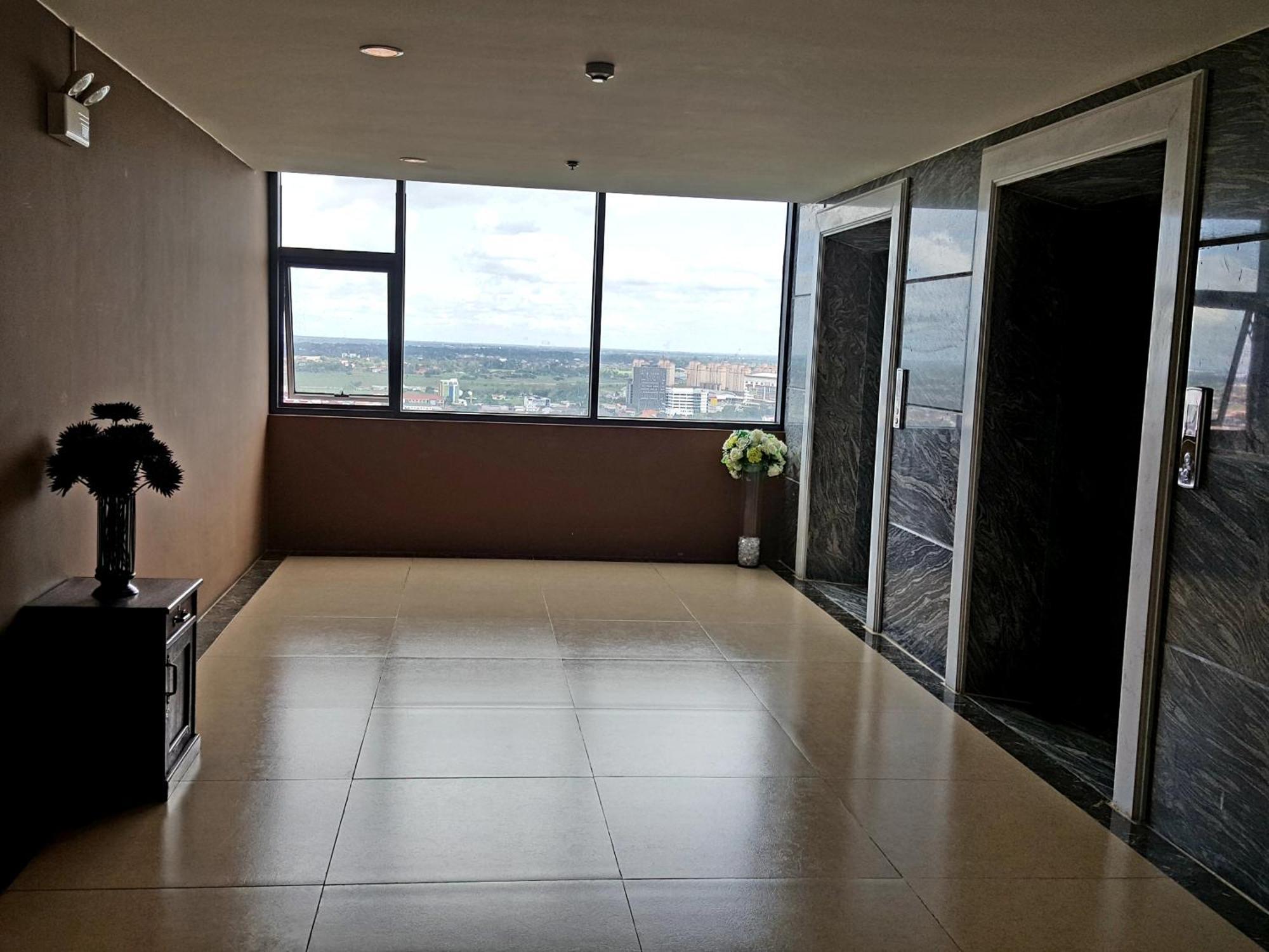 2-Bedroom Condo With City Skyline View Vientiane Exterior foto